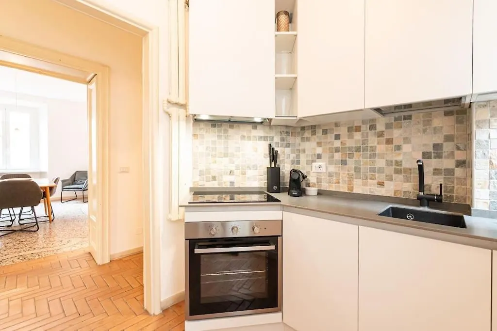 Spacious One Bedroom Moscova - Mirable Pm Milánó Apartman